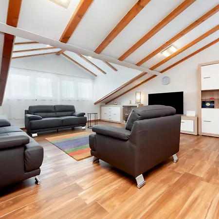 The Loft By Irundo * רוביני